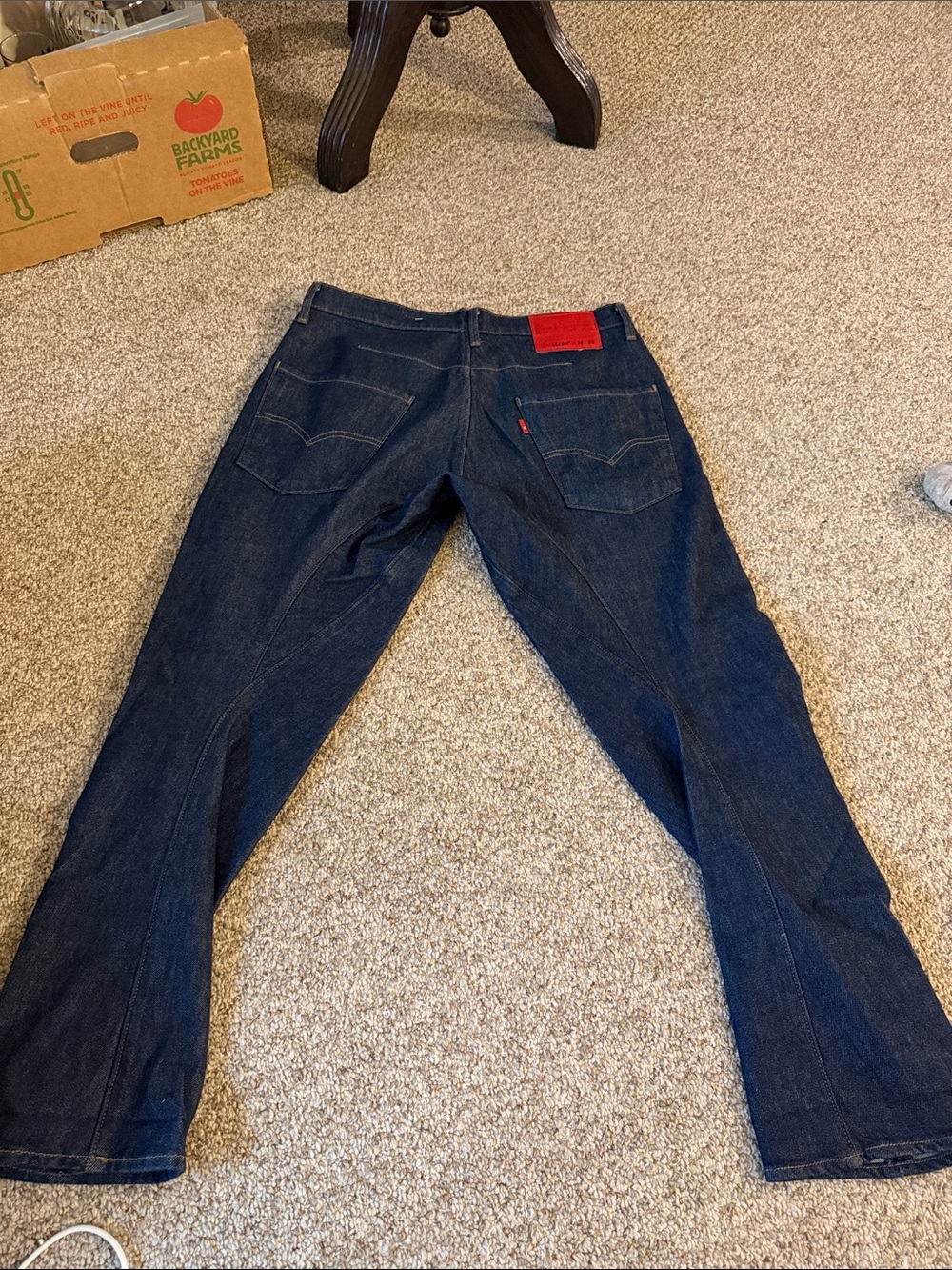 Levi's Slim Men’s Jeans in Blue with Red Patch - Picture 2 of 5